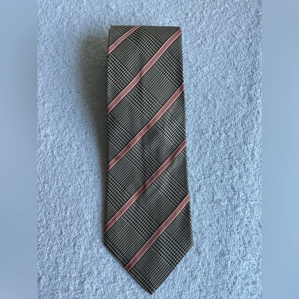 Banana Republic Gray Glen Plaid Tie with Pink Stripes